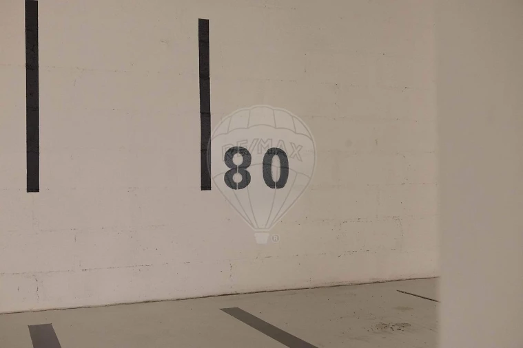 Garagem para Venda em Avenidas Novas Foto 6