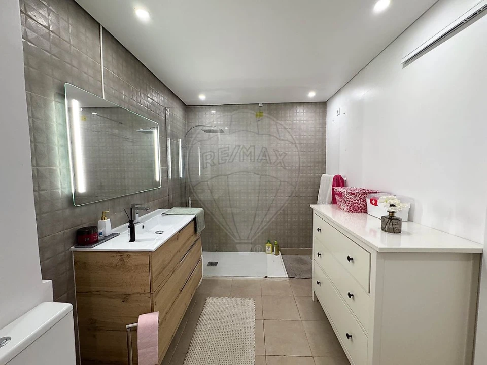 Apartamento T2 para Venda em Algueirão-Mem Martins Foto 31