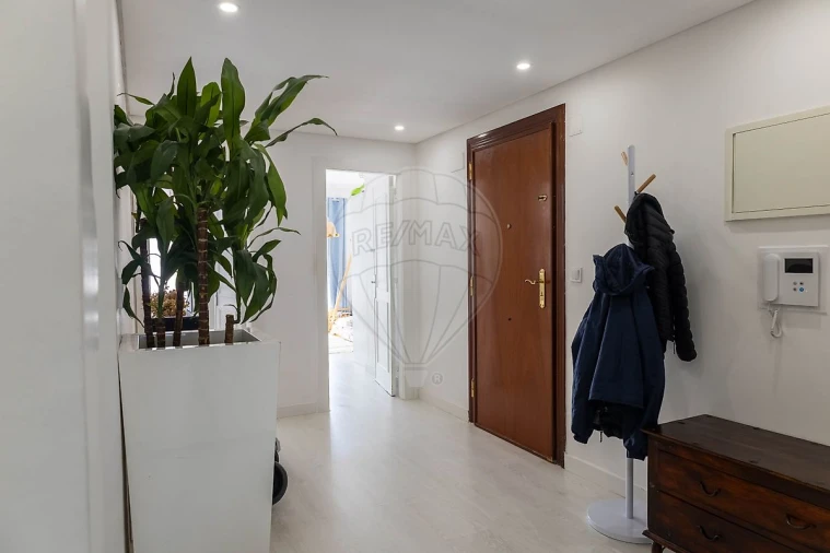 Apartamento T2 para Venda em Algueirão-Mem Martins Foto 9