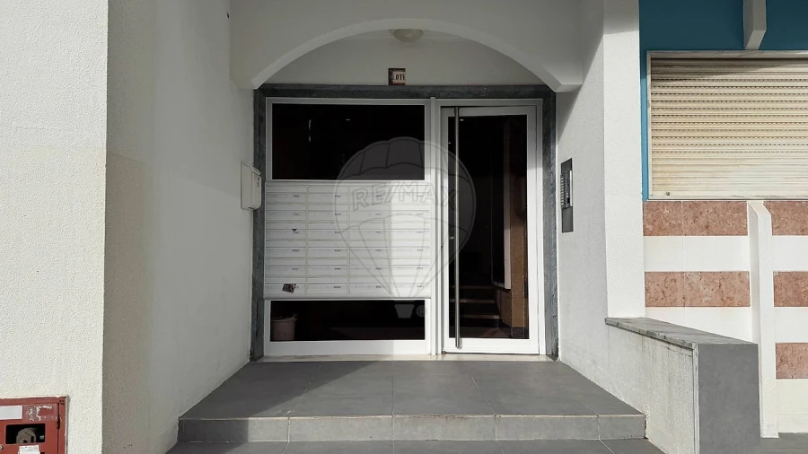 Apartamento T2 para Venda em Algueirão-Mem Martins Foto 8