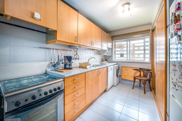 Apartamento T4 para Venda em Santa Clara Foto 9