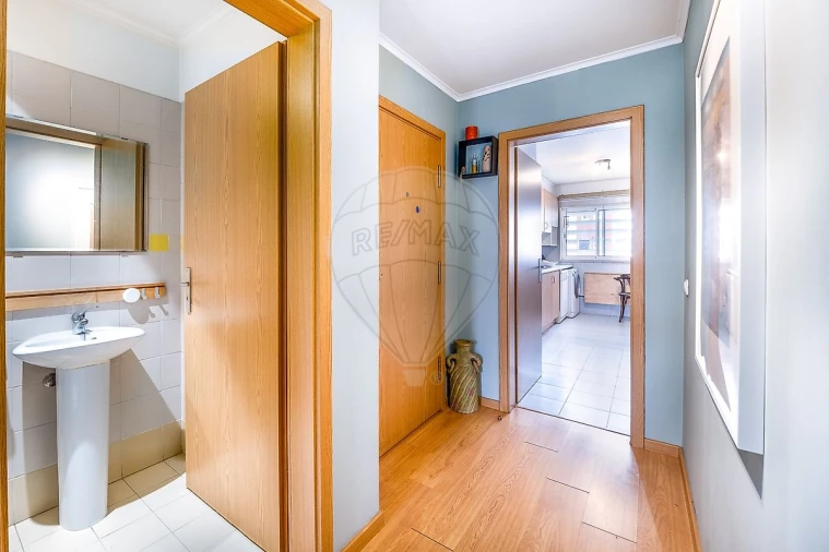 Apartamento T4 para Venda em Santa Clara Foto 4