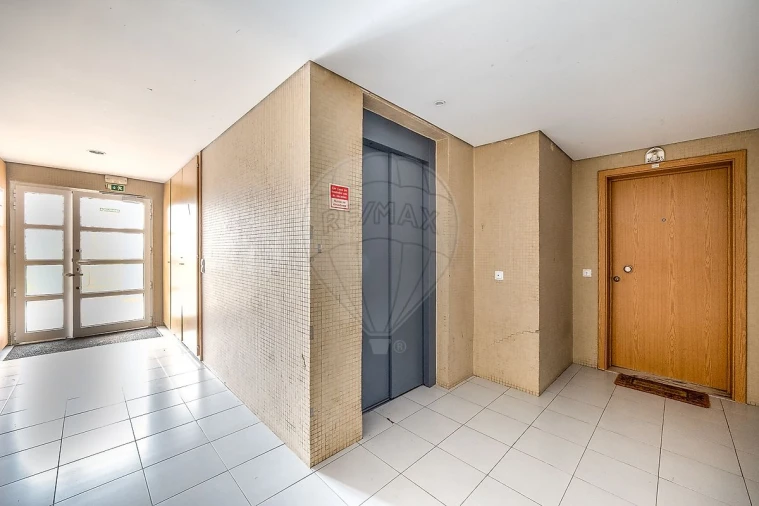 Apartamento T4 para Venda em Santa Clara Foto 17