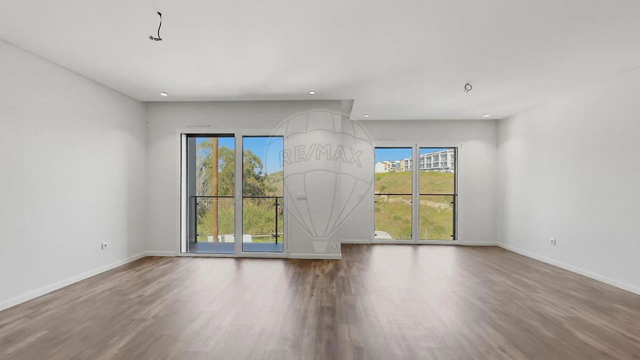 Moradia T5 para Venda em Santa Iria de Azoia, São João da Talha e Bobadela Foto 8