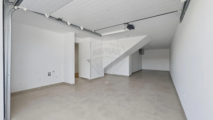 Moradia T5 para Venda em Santa Iria de Azoia, São João da Talha e Bobadela Foto 25