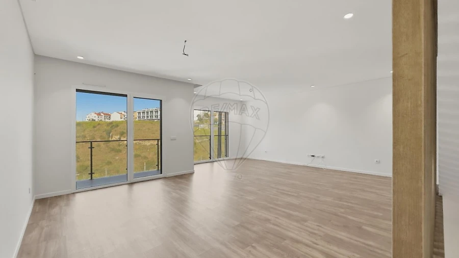 Moradia T5 para Venda em Santa Iria de Azoia, São João da Talha e Bobadela Foto 9