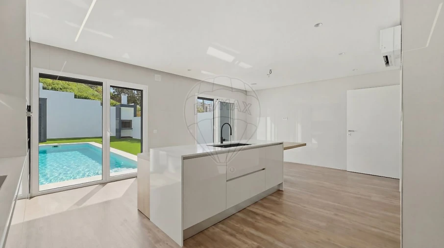 Moradia T5 para Venda em Santa Iria de Azoia, São João da Talha e Bobadela Foto 5