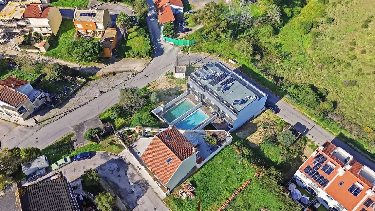 Moradia T5 para Venda em Santa Iria de Azoia, São João da Talha e Bobadela Foto 28