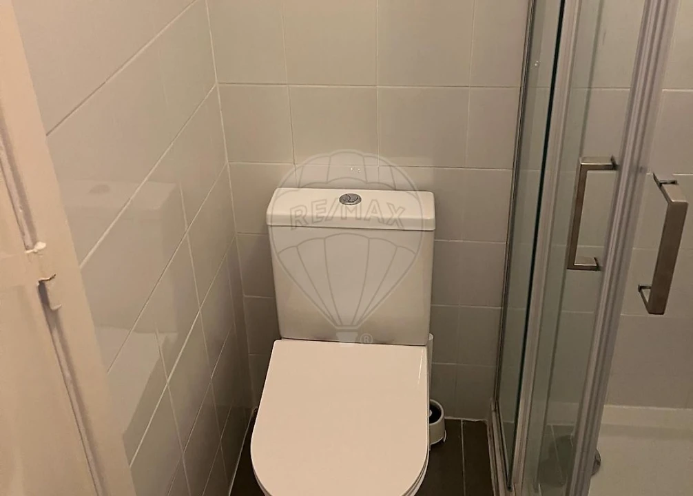 Apartamento T1 para Arrendamento em Arroios Foto 7