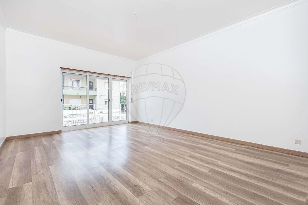 Moradia T3 para Venda em Carregado e Cadafais Foto 1