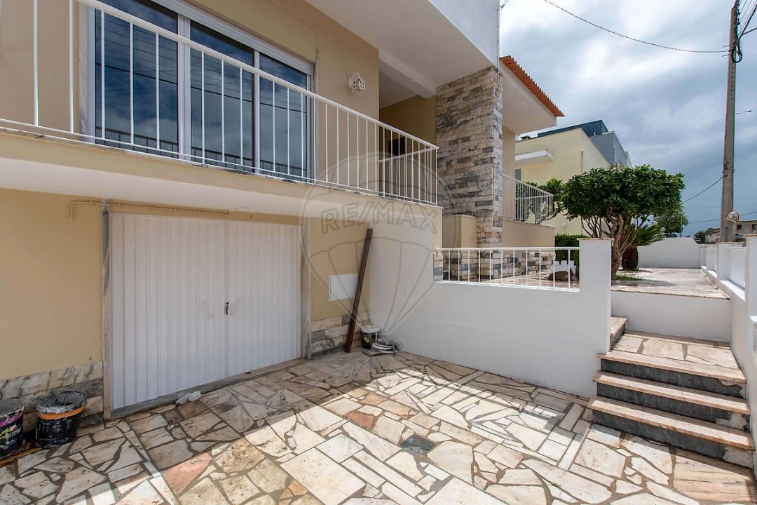 Moradia T3 para Venda em Carregado e Cadafais Foto 21