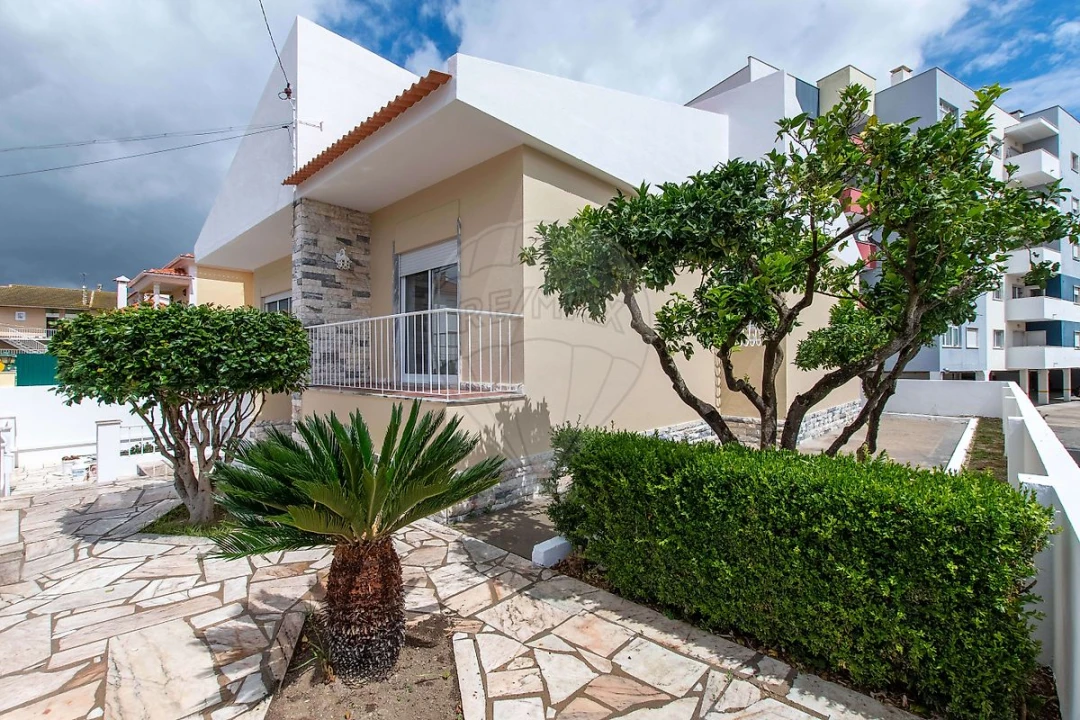 Moradia T3 para Venda em Carregado e Cadafais Foto 23