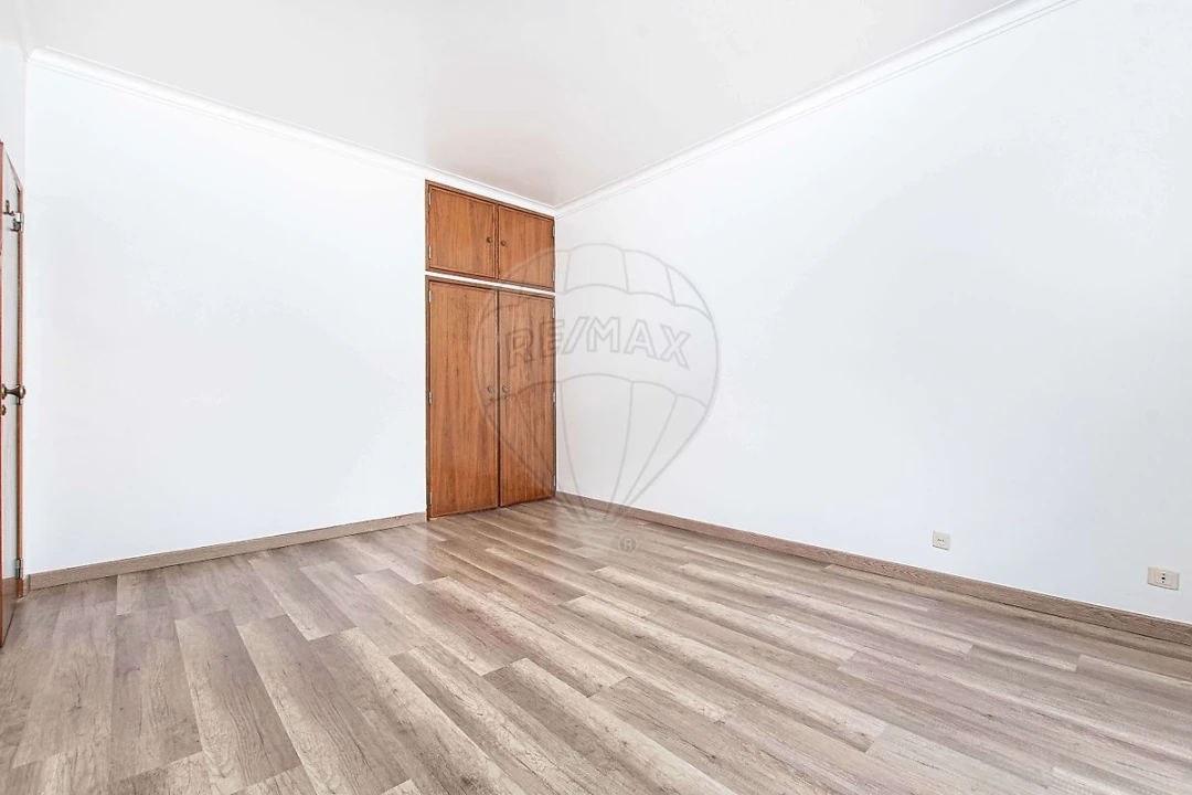 Moradia T3 para Venda em Carregado e Cadafais Foto 5