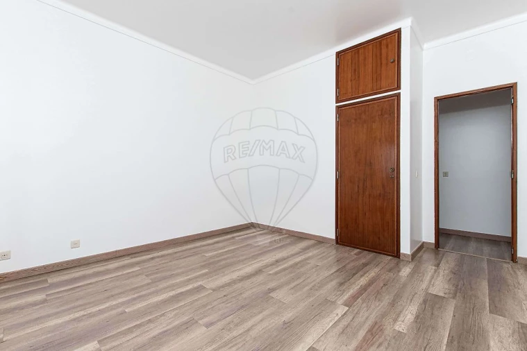 Moradia T3 para Venda em Carregado e Cadafais Foto 8