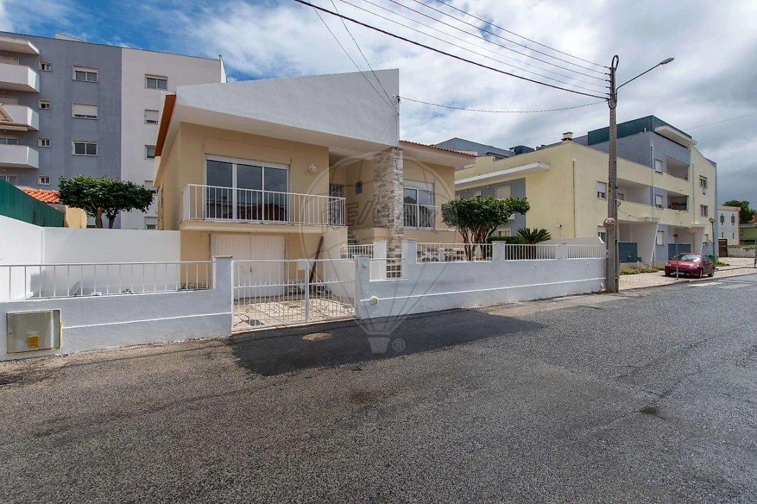 Moradia T3 para Venda em Carregado e Cadafais Foto 16