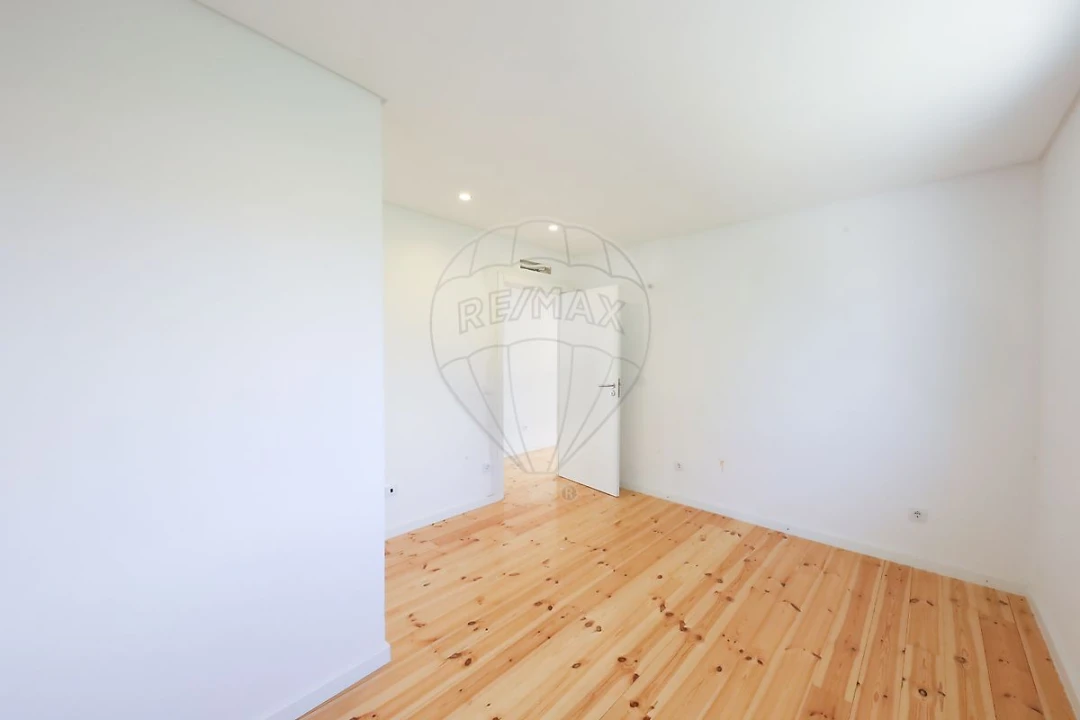 Moradia T3 para Venda em Ventosa Foto 25