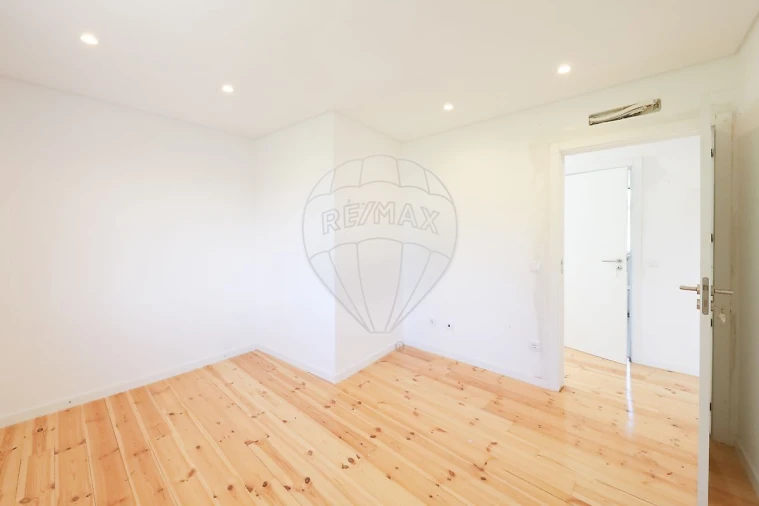 Moradia T3 para Venda em Ventosa Foto 10