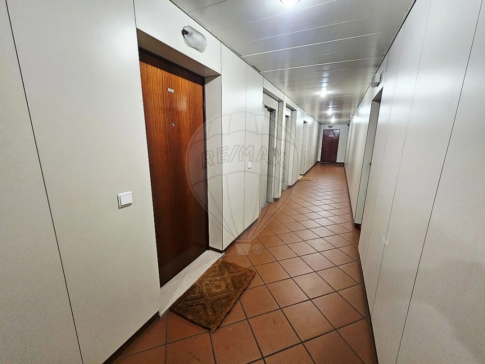 Apartamento T1 para Venda em Santa Marinha e São Pedro da Afurada Foto 11