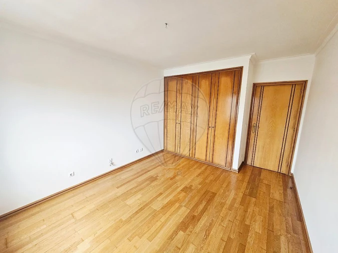 Apartamento T1 para Venda em Santa Marinha e São Pedro da Afurada Foto 8