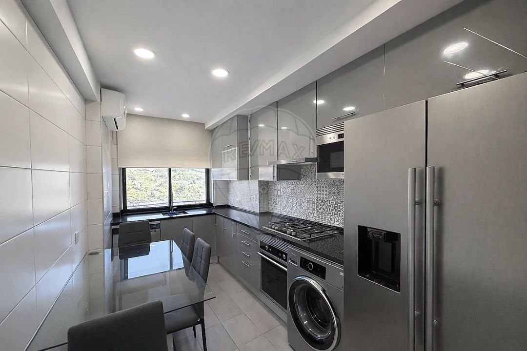 Apartamento T3 para Venda em Agualva e Mira-Sintra Foto 8