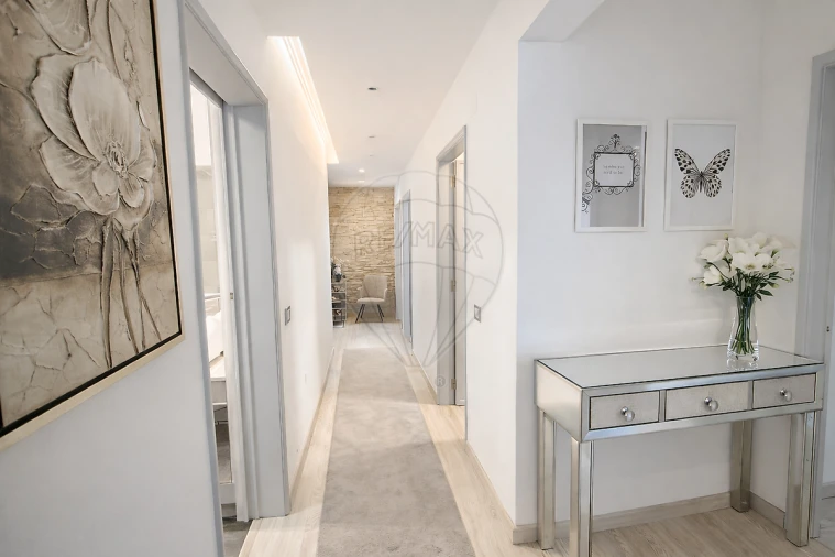 Apartamento T3 para Venda em Agualva e Mira-Sintra Foto 6