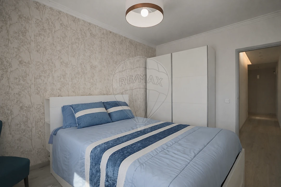 Apartamento T3 para Venda em Agualva e Mira-Sintra Foto 2