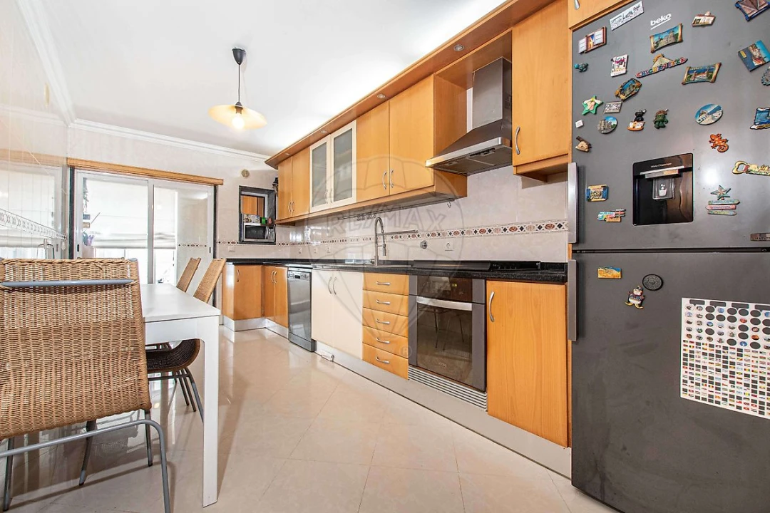 Apartamento T2 para Venda em São Domingos de Rana Foto 18