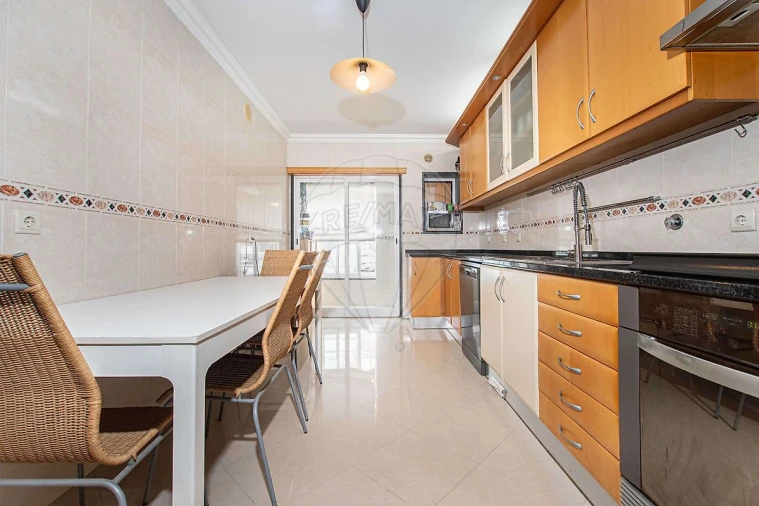 Apartamento T2 para Venda em São Domingos de Rana Foto 20