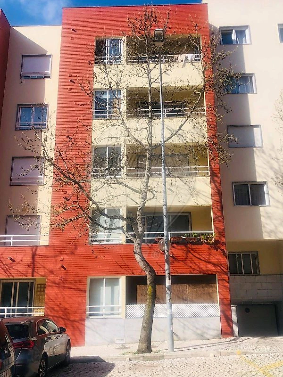 Apartamento T2 para Venda em São Domingos de Rana Foto 7