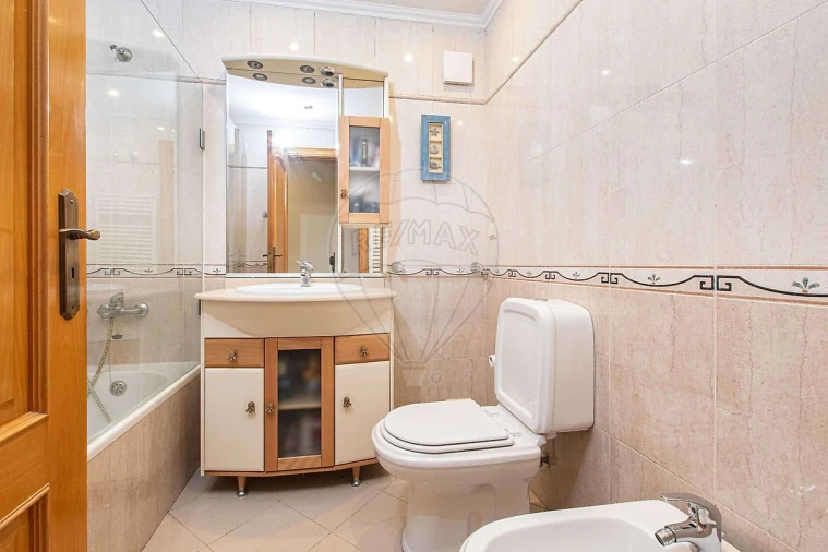 Apartamento T2 para Venda em São Domingos de Rana Foto 13