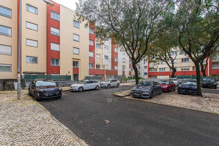 Apartamento T2 para Venda em São Domingos de Rana Foto 5