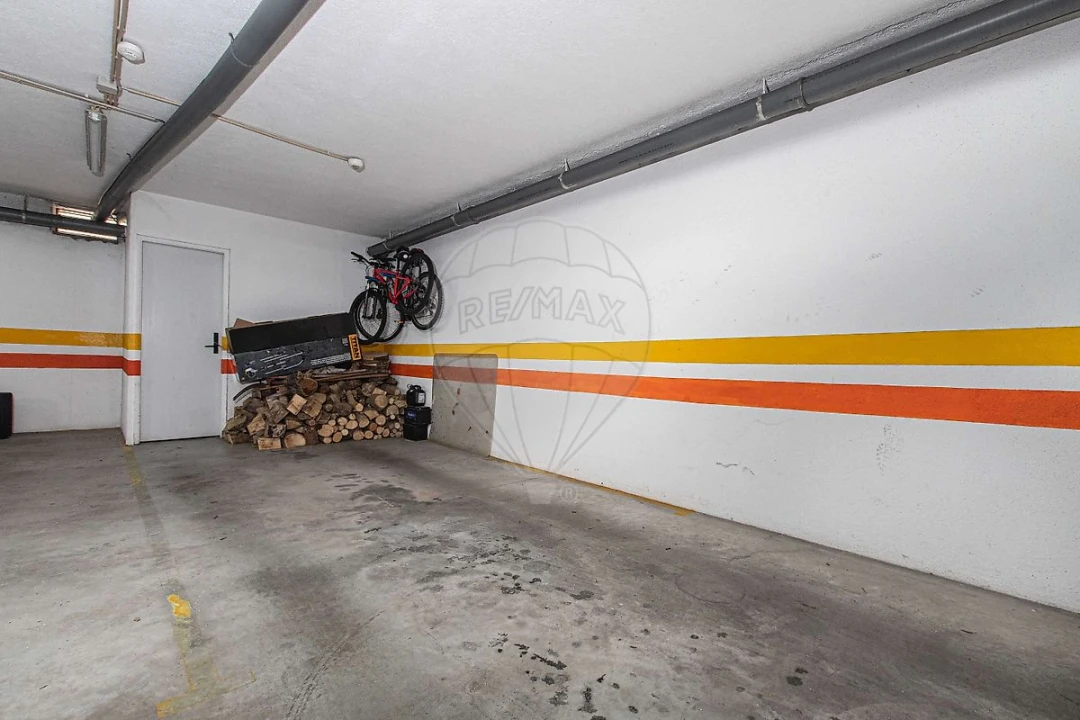 Apartamento T2 para Venda em São Domingos de Rana Foto 23