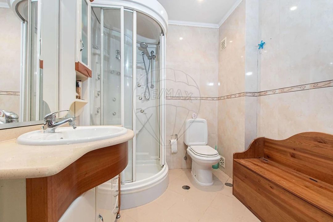 Apartamento T2 para Venda em São Domingos de Rana Foto 6