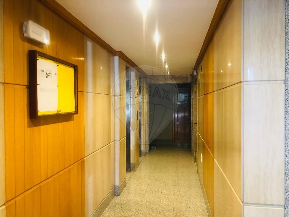 Apartamento T2 para Venda em São Domingos de Rana Foto 2