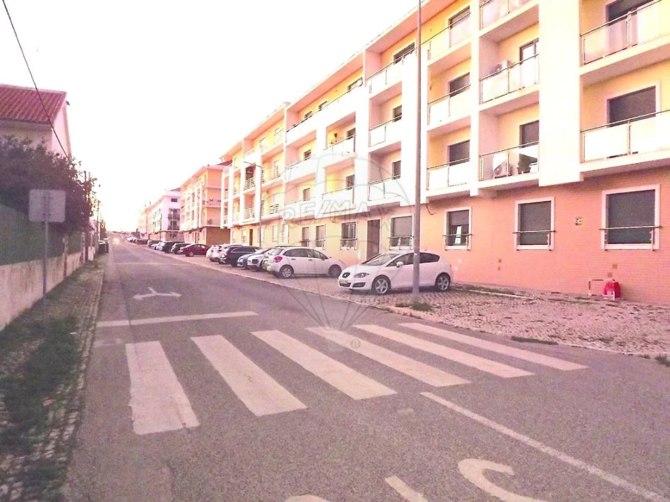 Apartamento T4 para Venda em Pinhal Novo Foto 1