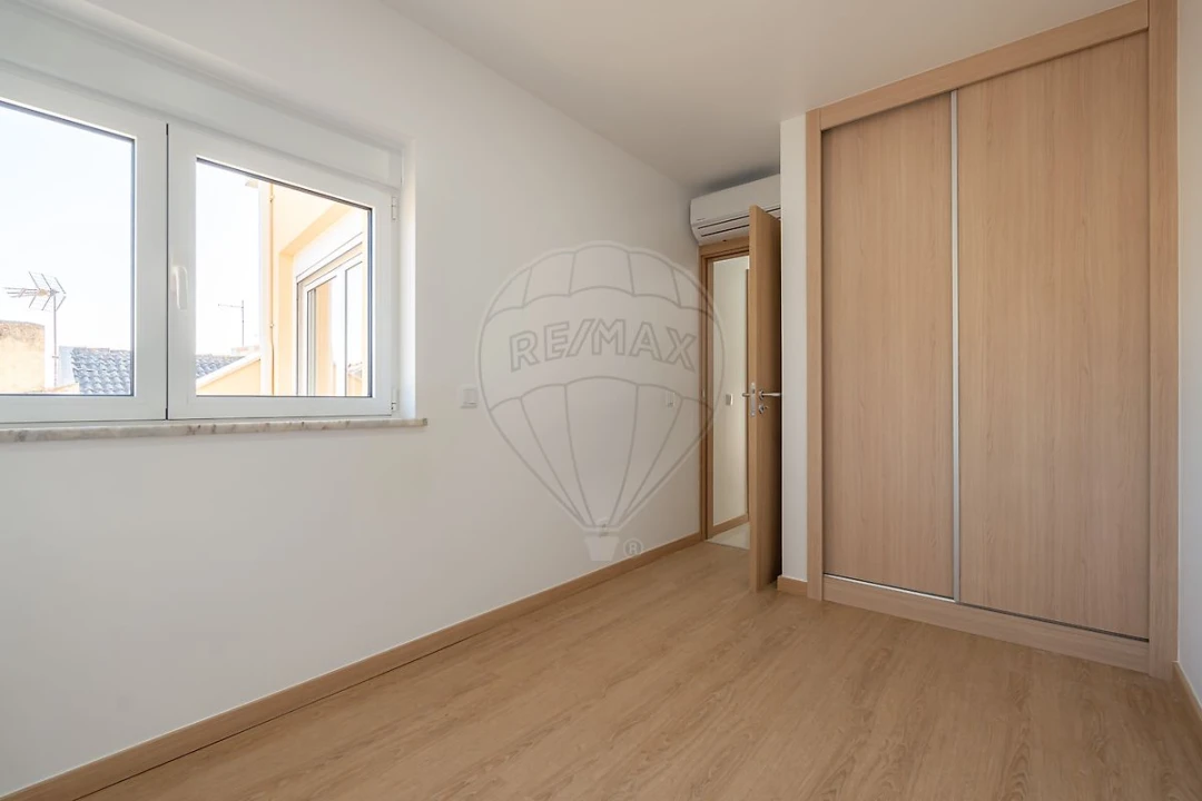 Apartamento T2 para Venda em Buarcos Foto 12