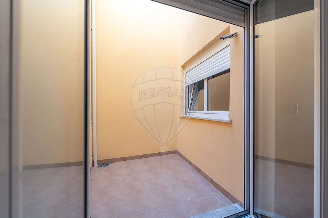 Apartamento T2 para Venda em Buarcos Foto 9