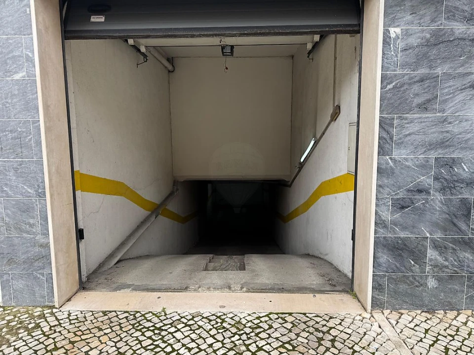 Garagem para Venda em Alto do Seixalinho, Santo André e Verderena Foto 5