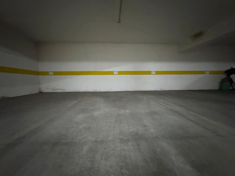 Garagem para Venda em Alto do Seixalinho, Santo André e Verderena Foto 1