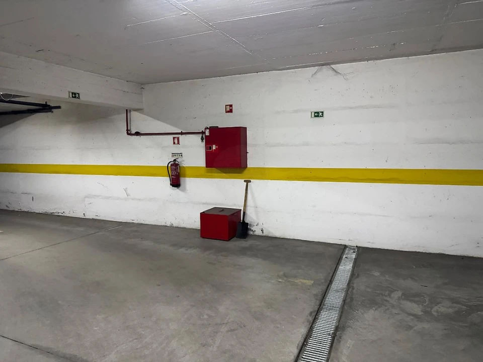 Garagem para Venda em Alto do Seixalinho, Santo André e Verderena Foto 3