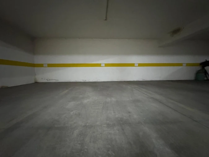 Garagem para Venda em Alto do Seixalinho, Santo André e Verderena Foto 1