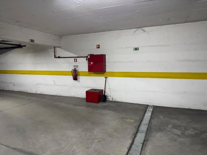 Garagem para Venda em Alto do Seixalinho, Santo André e Verderena Foto 3