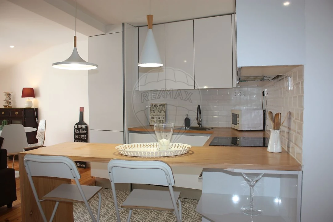 Apartamento T1 para Arrendamento em Misericórdia Foto 4