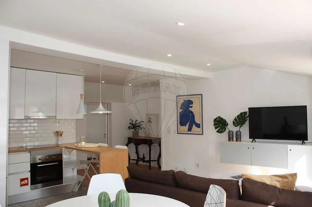 Apartamento T1 para Arrendamento em Misericórdia Foto 10