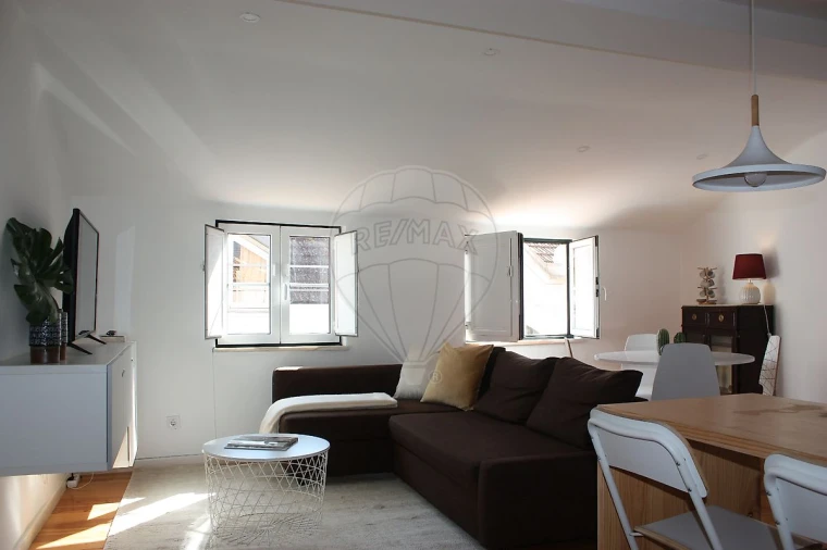 Apartamento T1 para Arrendamento em Misericórdia Foto 12