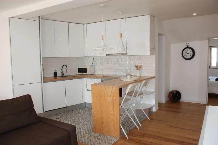 Apartamento T1 para Arrendamento em Misericórdia Foto 15