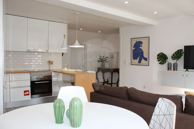 Apartamento T1 para Arrendamento em Misericórdia Foto 14