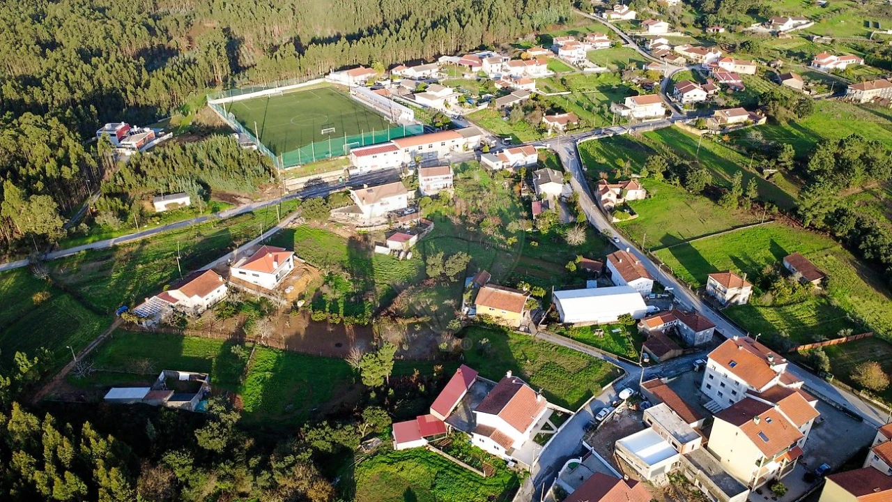 Terreno para Venda em Figueira de Lorvão Foto 2