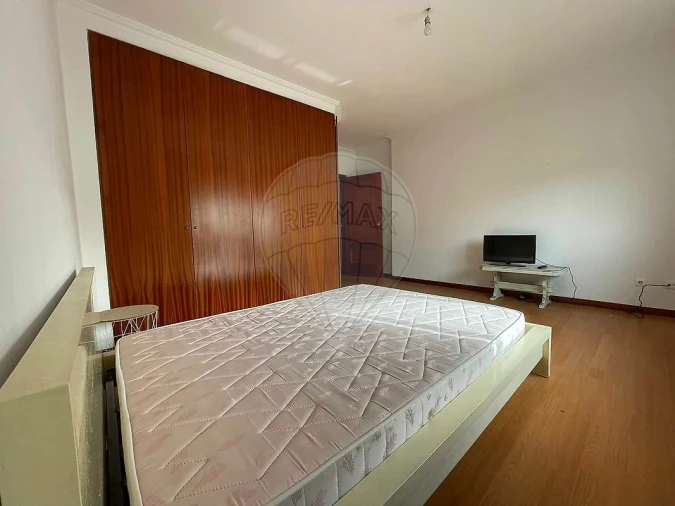 Apartamento T2 para Venda em Santo Varão Foto 4