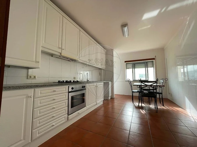 Apartamento T2 para Venda em Santo Varão Foto 9